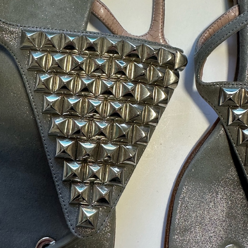 Stuart Weitzman Pyramids Thong Sandal 8 M Black Leather  Pre Owned - Picture 5 of 7